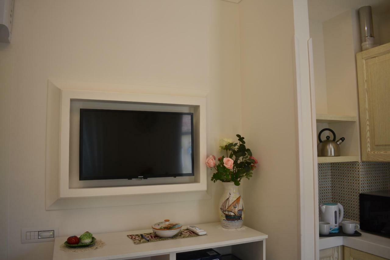 La Casa Di Zeffiro Apartment Maiori Luaran gambar