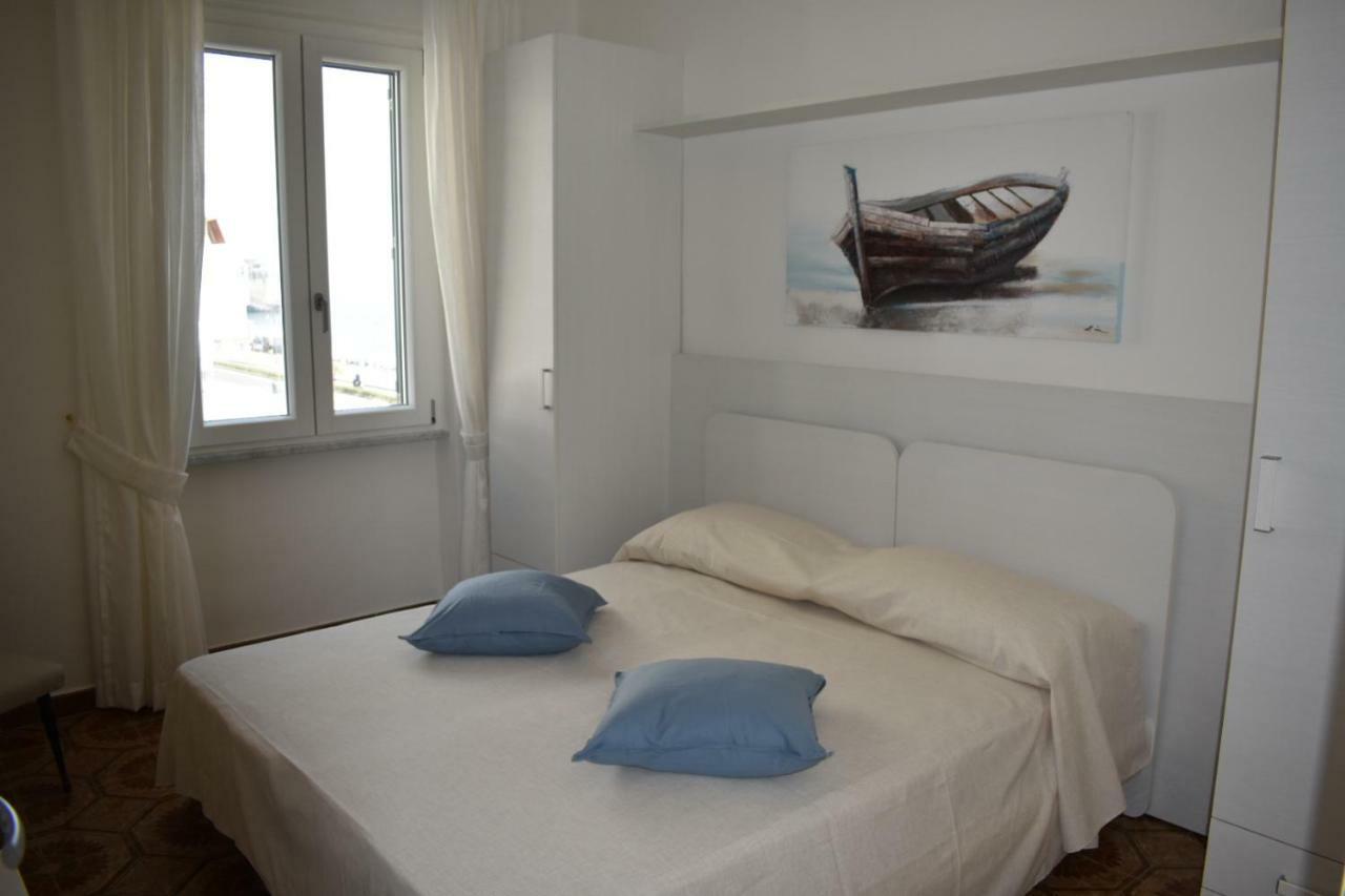 La Casa Di Zeffiro Apartment Maiori Luaran gambar